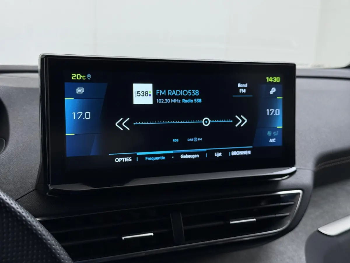 GT VAN:24.900,- VOOR:21.877,- UW HERFSTVOORDEEL:3.023,- PHEV | APPLE CARPLAY | ELEKTRISCHE ACHTERKLEP | CAMERA VOOR + ACHTER | ADAPTIVE CRUISE CONTROL | FOCAL AUDIO | DODEHOEK DETECTIE| RIJK