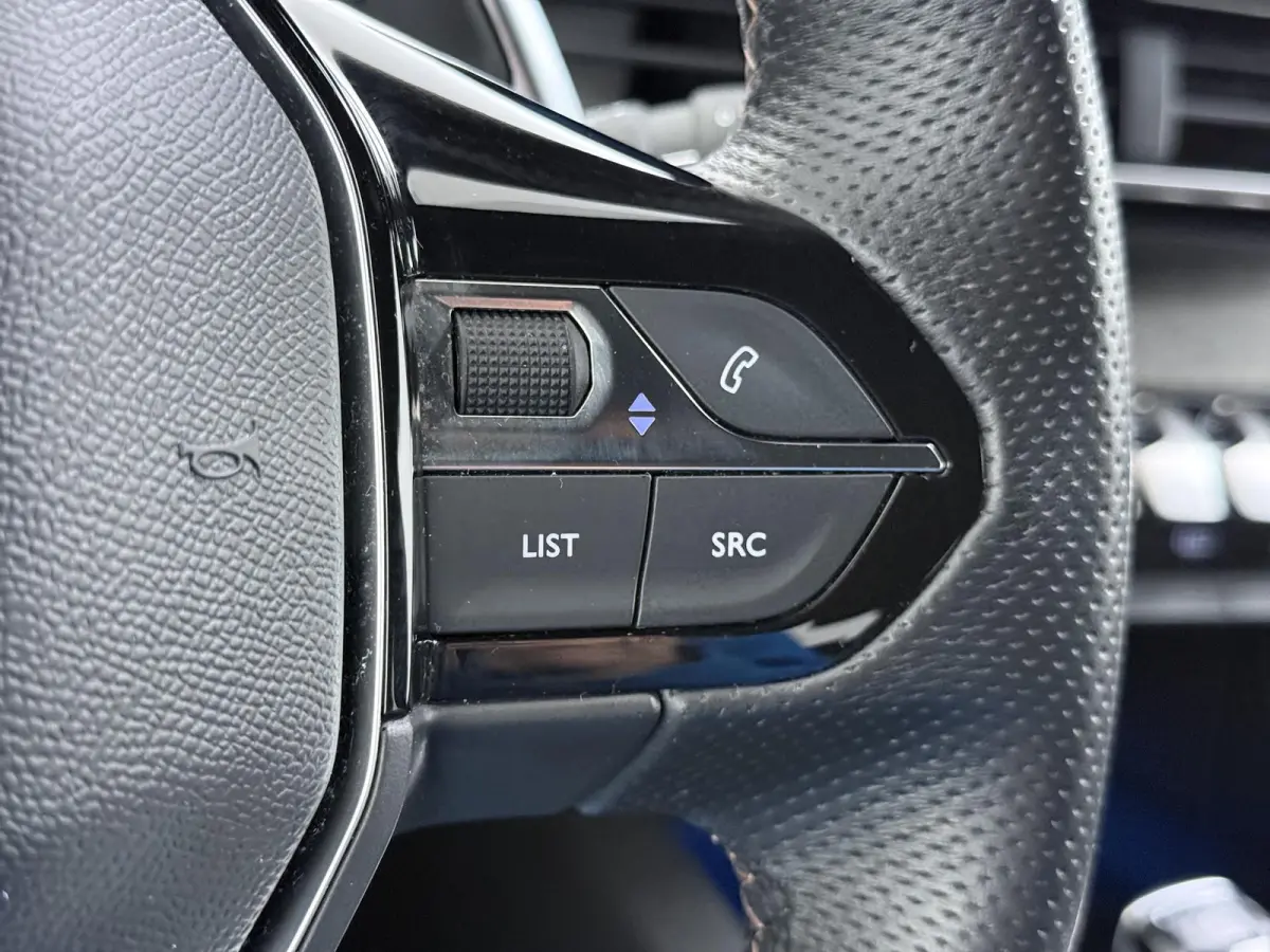 GT VAN:24.900,- VOOR:21.877,- UW HERFSTVOORDEEL:3.023,- PHEV | APPLE CARPLAY | ELEKTRISCHE ACHTERKLEP | CAMERA VOOR + ACHTER | ADAPTIVE CRUISE CONTROL | FOCAL AUDIO | DODEHOEK DETECTIE| RIJK