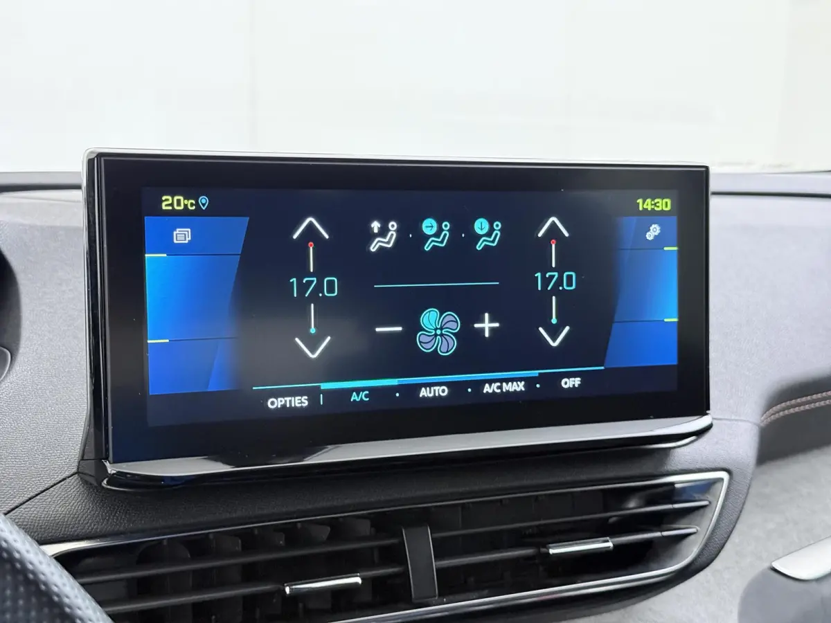 GT VAN:24.900,- VOOR:21.877,- UW HERFSTVOORDEEL:3.023,- PHEV | APPLE CARPLAY | ELEKTRISCHE ACHTERKLEP | CAMERA VOOR + ACHTER | ADAPTIVE CRUISE CONTROL | FOCAL AUDIO | DODEHOEK DETECTIE| RIJK