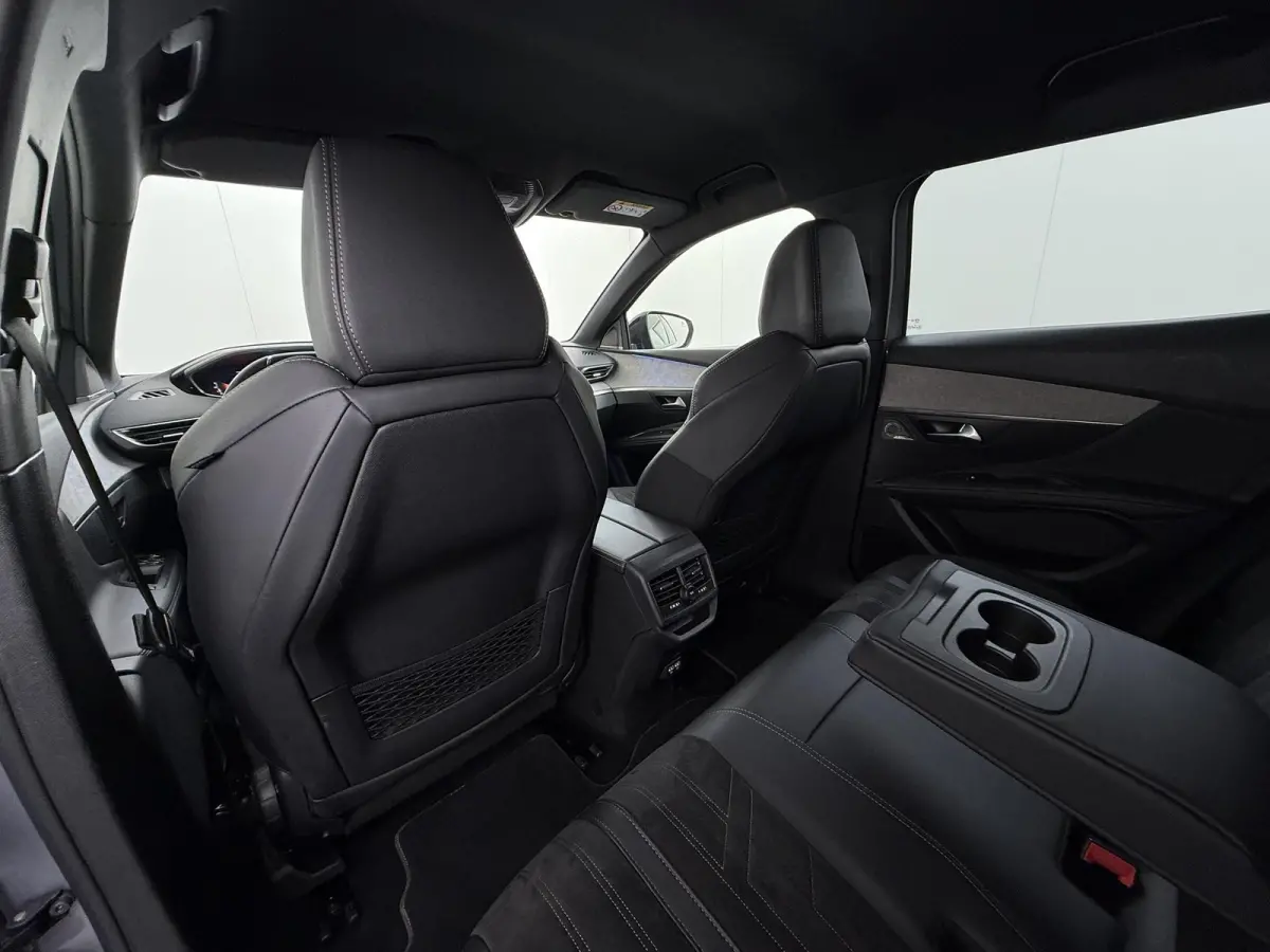 GT VAN:24.900,- VOOR:21.877,- UW HERFSTVOORDEEL:3.023,- PHEV | APPLE CARPLAY | ELEKTRISCHE ACHTERKLEP | CAMERA VOOR + ACHTER | ADAPTIVE CRUISE CONTROL | FOCAL AUDIO | DODEHOEK DETECTIE| RIJK