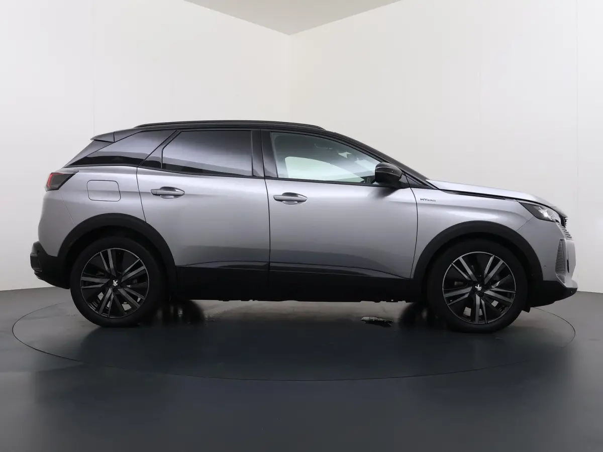 GT VAN:24.900,- VOOR:21.877,- UW HERFSTVOORDEEL:3.023,- PHEV | APPLE CARPLAY | ELEKTRISCHE ACHTERKLEP | CAMERA VOOR + ACHTER | ADAPTIVE CRUISE CONTROL | FOCAL AUDIO | DODEHOEK DETECTIE| RIJK