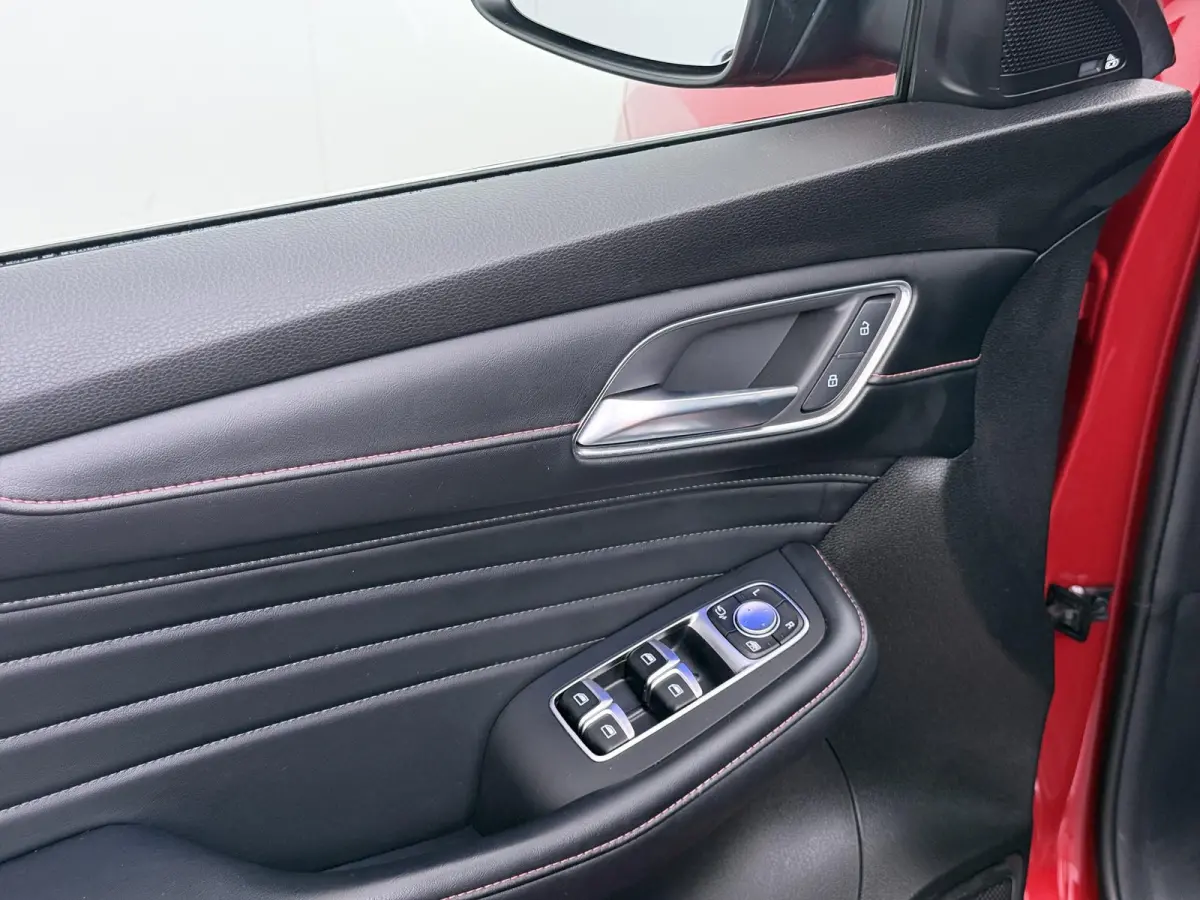 1.5 TGDI Luxury VAN: 24.900,- VOOR: 19.877,- UW HERFSTVOORDEEL: 5.023,-  PHEV | MEGA COMPLEET! | COMPLETE HISTORIE AANWEZIG | FABRIEKSGARANTIE T/M 011-2030 | 52km WLTP ELECTR RIJBEREIK, TOTA