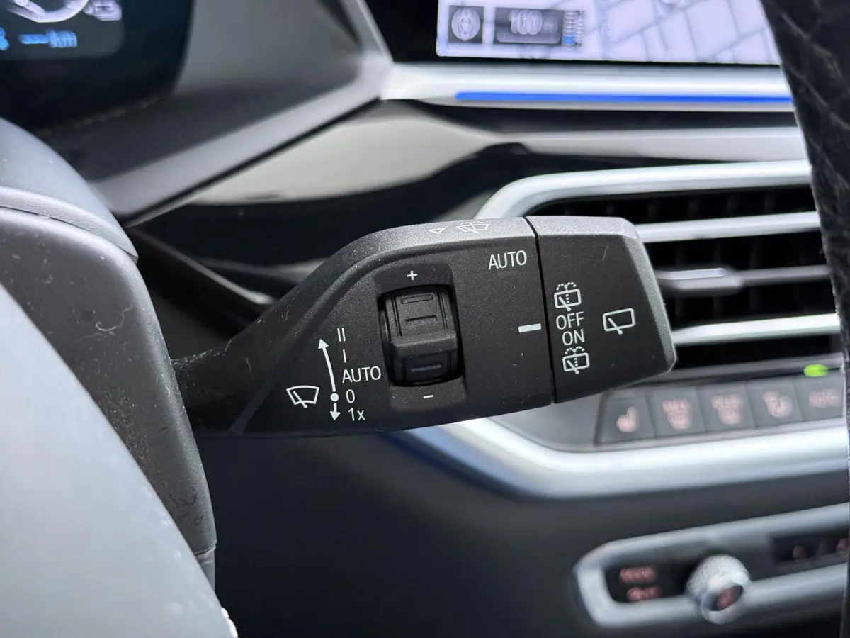 xDrive45e High Executive VAN: 54.900,- VOOR: 49.877,- UW HERFSTVOORDEEL: 5.023,-  HARMAN KARDON| ELEK. TREKHAAK|ELEK. SCHUIF/ KANTELDAK| ACHTERBANK VERWARMING| HEAD-UP DISPLAY| DODE HOEK SEN