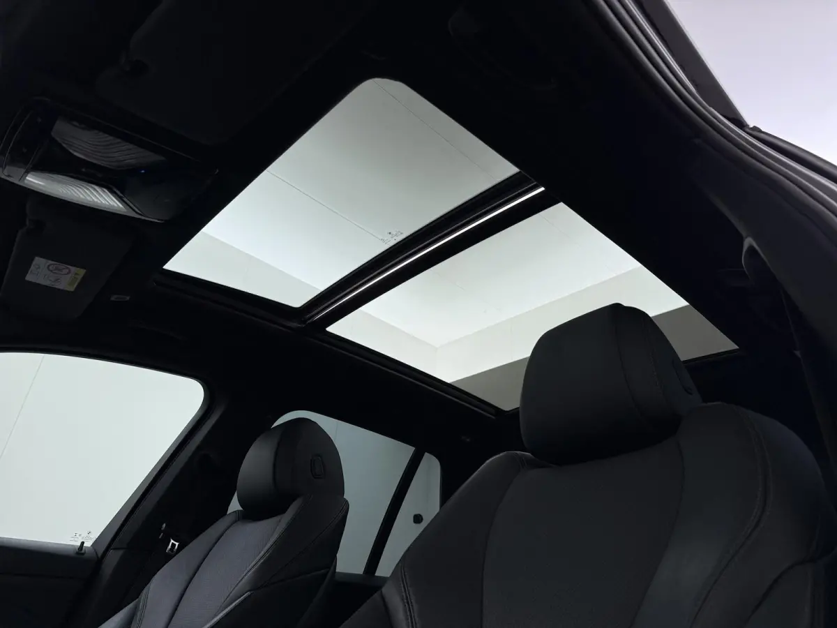 xDrive45e High Executive VAN: 54.900,- VOOR: 49.877,- UW HERFSTVOORDEEL: 5.023,-  HARMAN KARDON| ELEK. TREKHAAK|ELEK. SCHUIF/ KANTELDAK| ACHTERBANK VERWARMING| HEAD-UP DISPLAY| DODE HOEK SEN