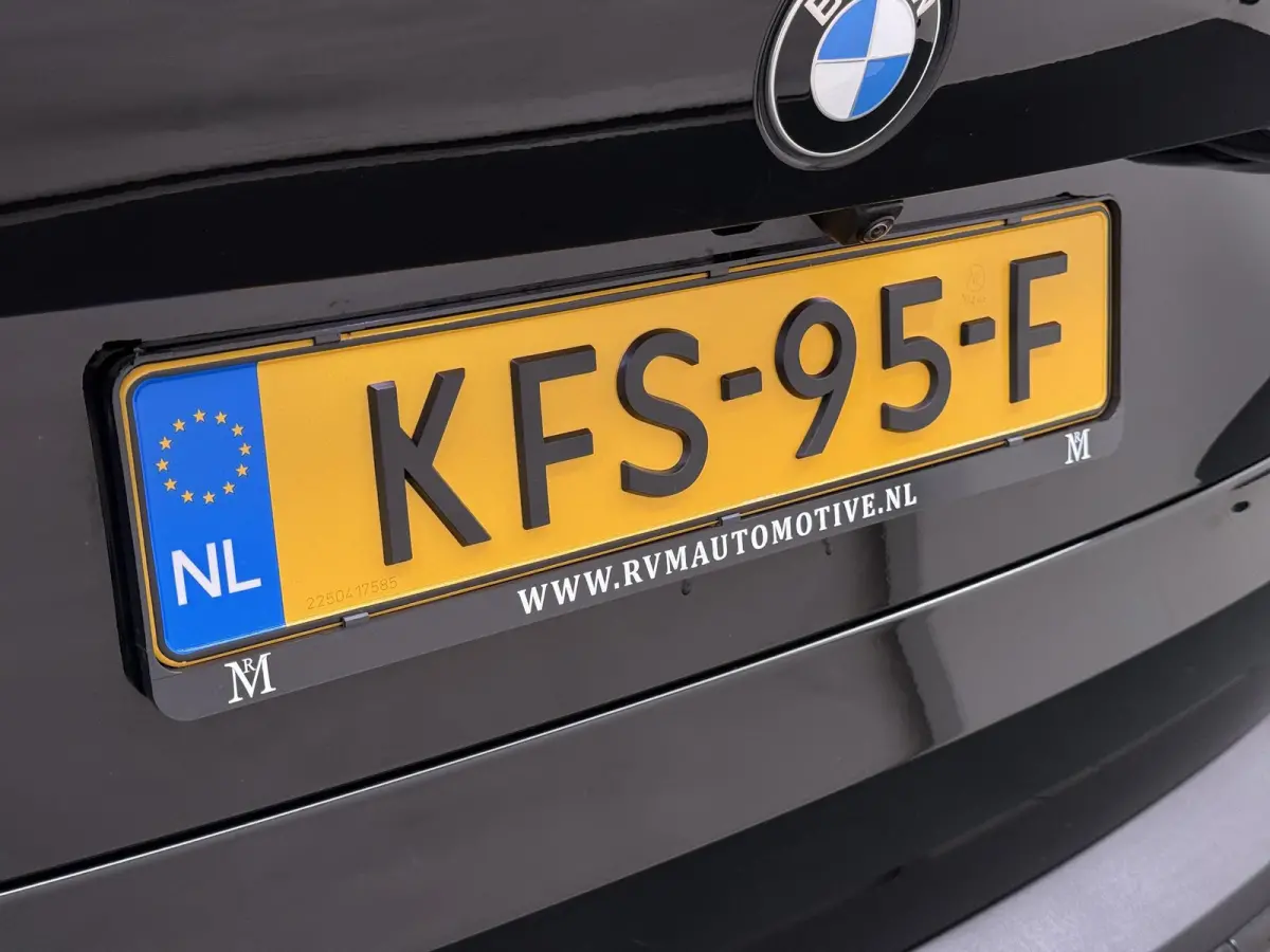 xDrive45e High Executive VAN: 54.900,- VOOR: 49.877,- UW HERFSTVOORDEEL: 5.023,-  HARMAN KARDON| ELEK. TREKHAAK|ELEK. SCHUIF/ KANTELDAK| ACHTERBANK VERWARMING| HEAD-UP DISPLAY| DODE HOEK SEN