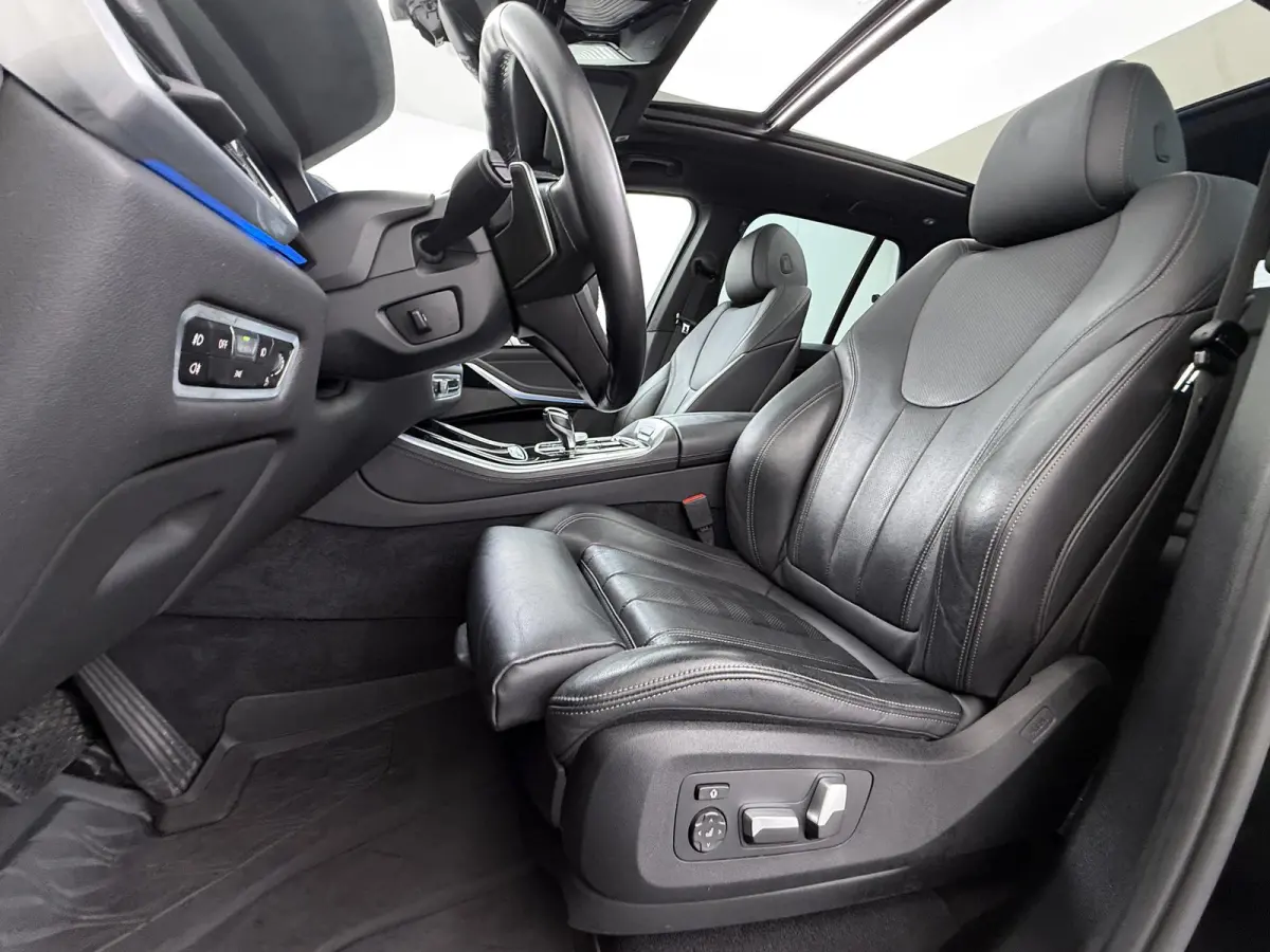 xDrive45e High Executive VAN: 54.900,- VOOR: 49.877,- UW HERFSTVOORDEEL: 5.023,-  HARMAN KARDON| ELEK. TREKHAAK|ELEK. SCHUIF/ KANTELDAK| ACHTERBANK VERWARMING| HEAD-UP DISPLAY| DODE HOEK SEN