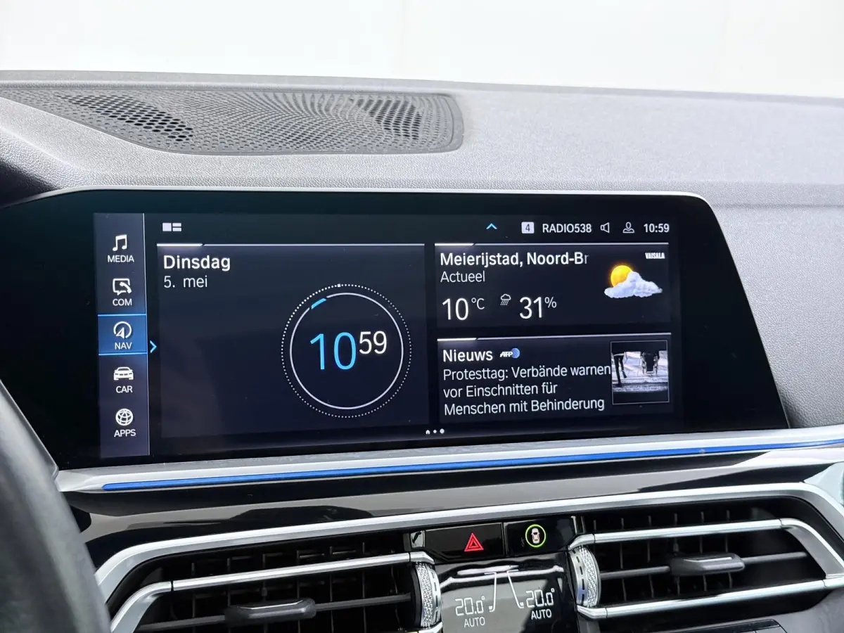 xDrive45e High Executive VAN: 54.900,- VOOR: 49.877,- UW HERFSTVOORDEEL: 5.023,-  HARMAN KARDON| ELEK. TREKHAAK|ELEK. SCHUIF/ KANTELDAK| ACHTERBANK VERWARMING| HEAD-UP DISPLAY| DODE HOEK SEN