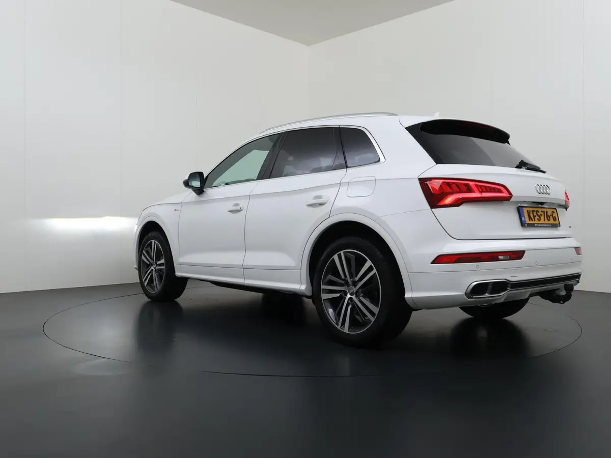 55 TFSI e quattro Competition 32.000KM! |PANO| ELEKTRISCHE TREKHAAK| ELEK. ACHTERKLEP |MASSAGE| ADAPTIVE CRUISE| CAMERA| NET ONDERHOUD GEHAD RIJKLAAR INCL. 12 MND BOVAG GARANTIE| SFEERVERLIC