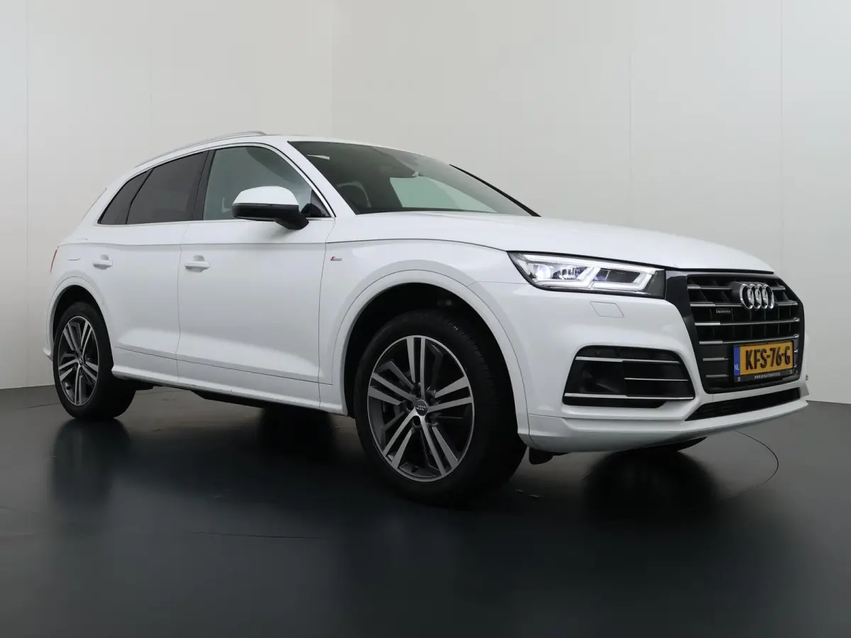 55 TFSI e quattro Competition 32.000KM! |PANO| ELEKTRISCHE TREKHAAK| ELEK. ACHTERKLEP |MASSAGE| ADAPTIVE CRUISE| CAMERA| NET ONDERHOUD GEHAD RIJKLAAR INCL. 12 MND BOVAG GARANTIE| SFEERVERLIC