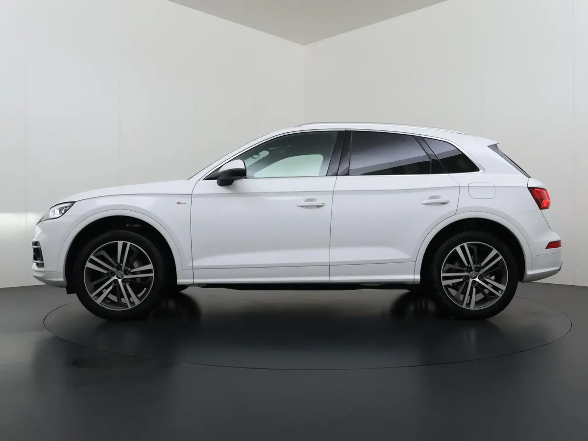 55 TFSI e quattro Competition 32.000KM! |PANO| ELEKTRISCHE TREKHAAK| ELEK. ACHTERKLEP |MASSAGE| ADAPTIVE CRUISE| CAMERA| NET ONDERHOUD GEHAD RIJKLAAR INCL. 12 MND BOVAG GARANTIE| SFEERVERLIC