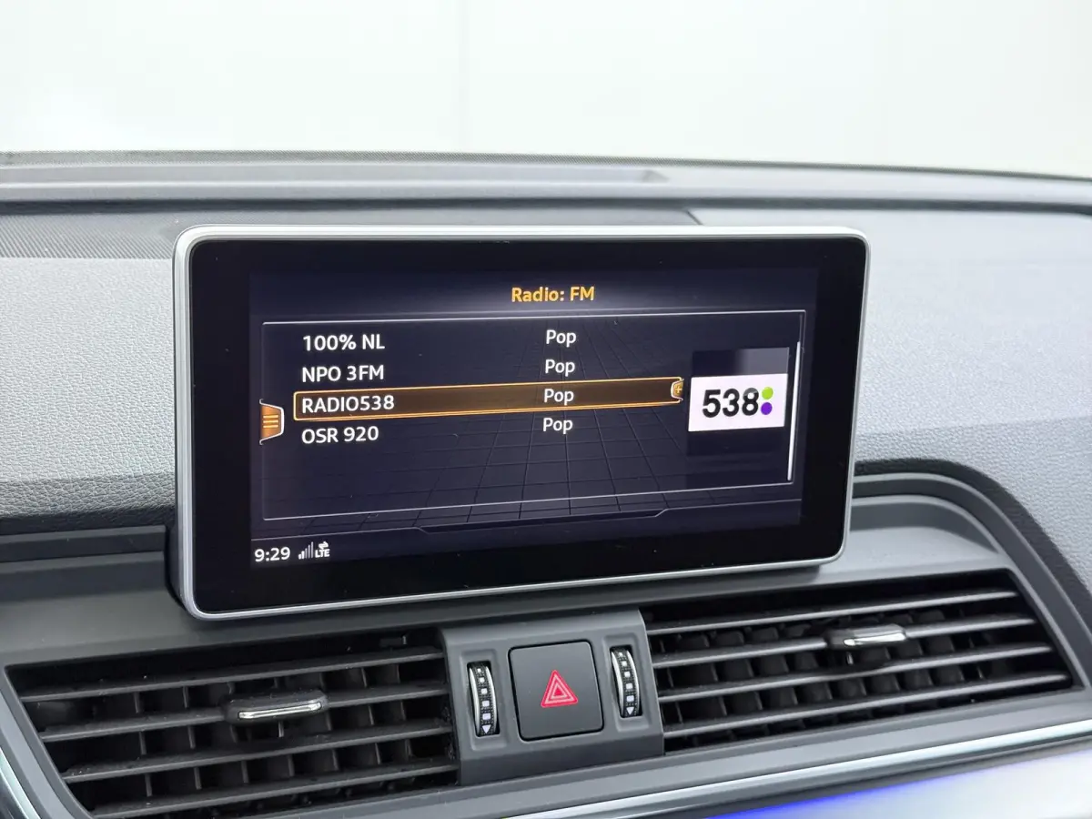 55 TFSI e quattro Competition 32.000KM! |PANO| ELEKTRISCHE TREKHAAK| ELEK. ACHTERKLEP |MASSAGE| ADAPTIVE CRUISE| CAMERA| NET ONDERHOUD GEHAD RIJKLAAR INCL. 12 MND BOVAG GARANTIE| SFEERVERLIC
