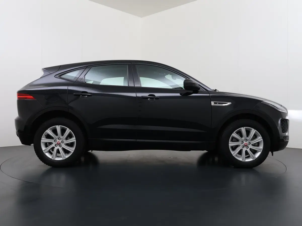 2.0 P200 AWD R-Dynamic RIJKLAARPRIJS INCL 12 MND BOVAG GARANTIE| PANO| ELEK. ACHTERKLEP| ELEK. STOEL| LEER| TREKHAAK LED