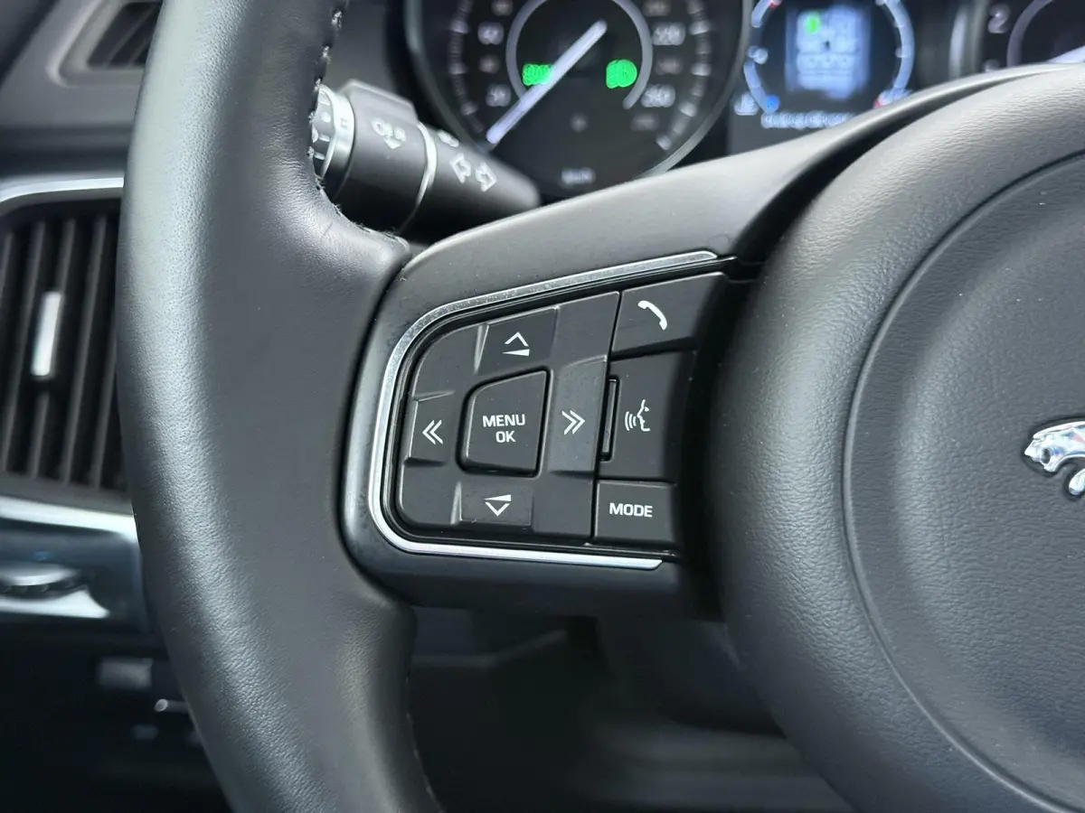 2.0 P200 AWD R-Dynamic RIJKLAARPRIJS INCL 12 MND BOVAG GARANTIE| PANO| ELEK. ACHTERKLEP| ELEK. STOEL| LEER| TREKHAAK LED