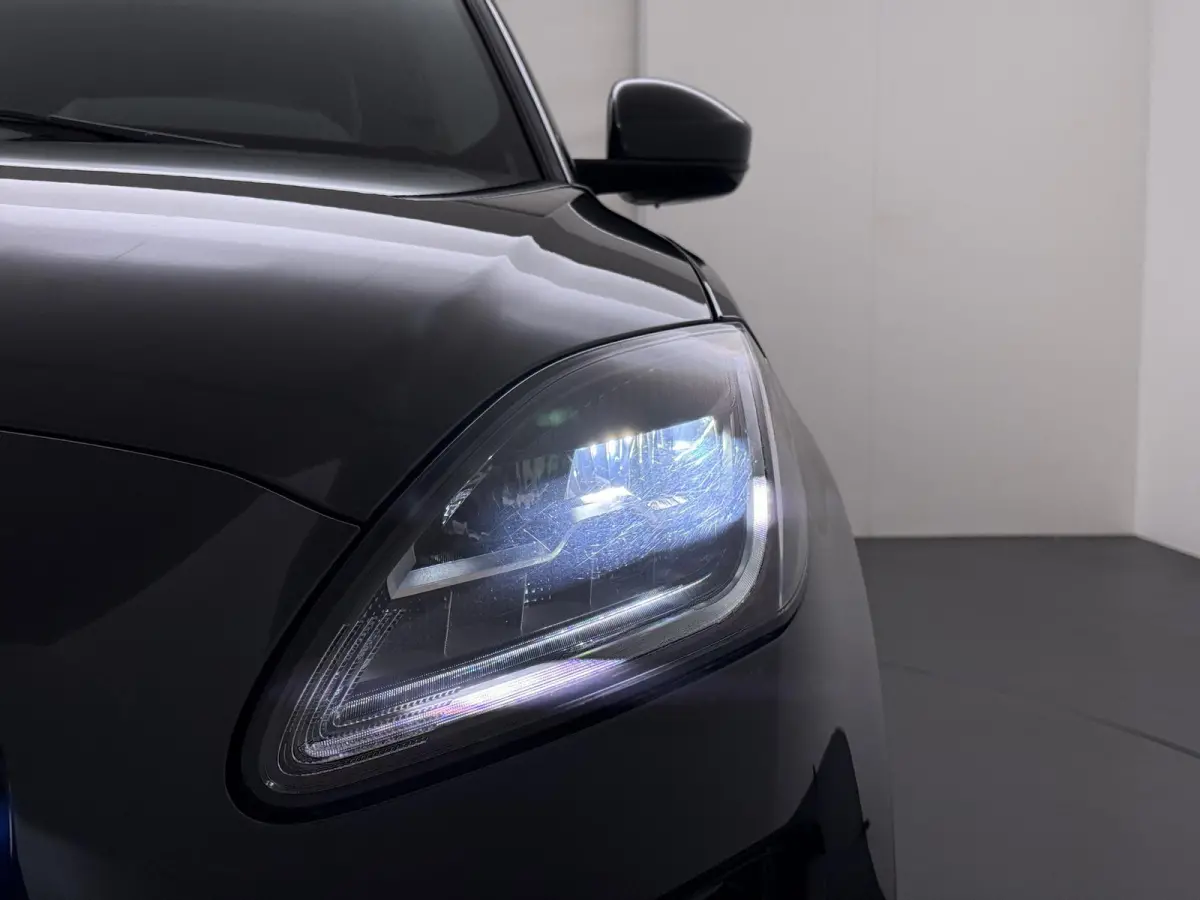 2.0 P200 AWD R-Dynamic RIJKLAARPRIJS INCL 12 MND BOVAG GARANTIE| PANO| ELEK. ACHTERKLEP| ELEK. STOEL| LEER| TREKHAAK LED