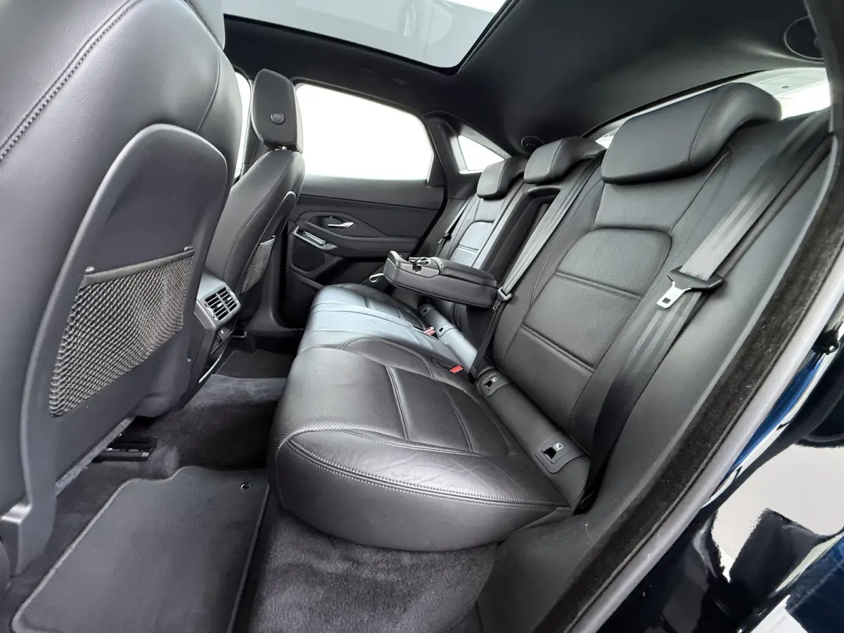 2.0 P200 AWD R-Dynamic RIJKLAARPRIJS INCL 12 MND BOVAG GARANTIE| PANO| ELEK. ACHTERKLEP| ELEK. STOEL| LEER| TREKHAAK LED