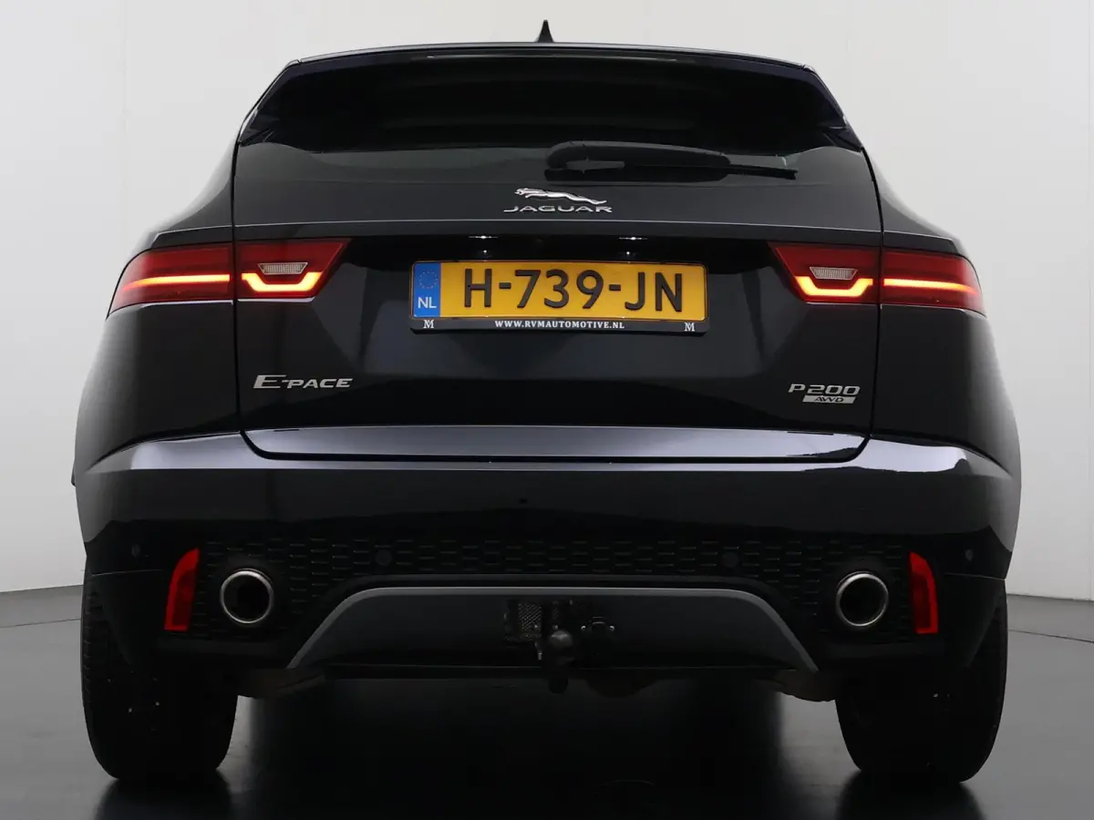 2.0 P200 AWD R-Dynamic RIJKLAARPRIJS INCL 12 MND BOVAG GARANTIE| PANO| ELEK. ACHTERKLEP| ELEK. STOEL| LEER| TREKHAAK LED