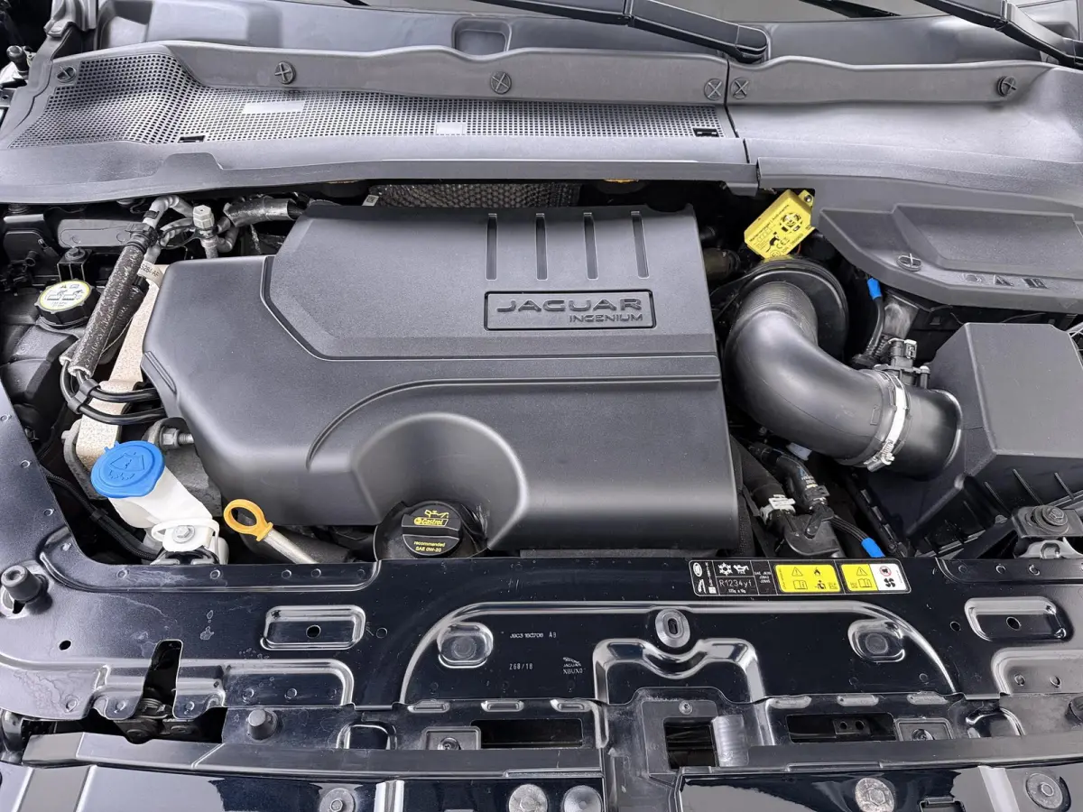 2.0 P200 AWD R-Dynamic RIJKLAARPRIJS INCL 12 MND BOVAG GARANTIE| PANO| ELEK. ACHTERKLEP| ELEK. STOEL| LEER| TREKHAAK LED