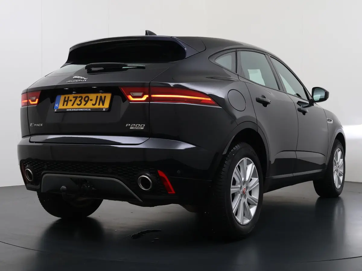 2.0 P200 AWD R-Dynamic RIJKLAARPRIJS INCL 12 MND BOVAG GARANTIE| PANO| ELEK. ACHTERKLEP| ELEK. STOEL| LEER| TREKHAAK LED