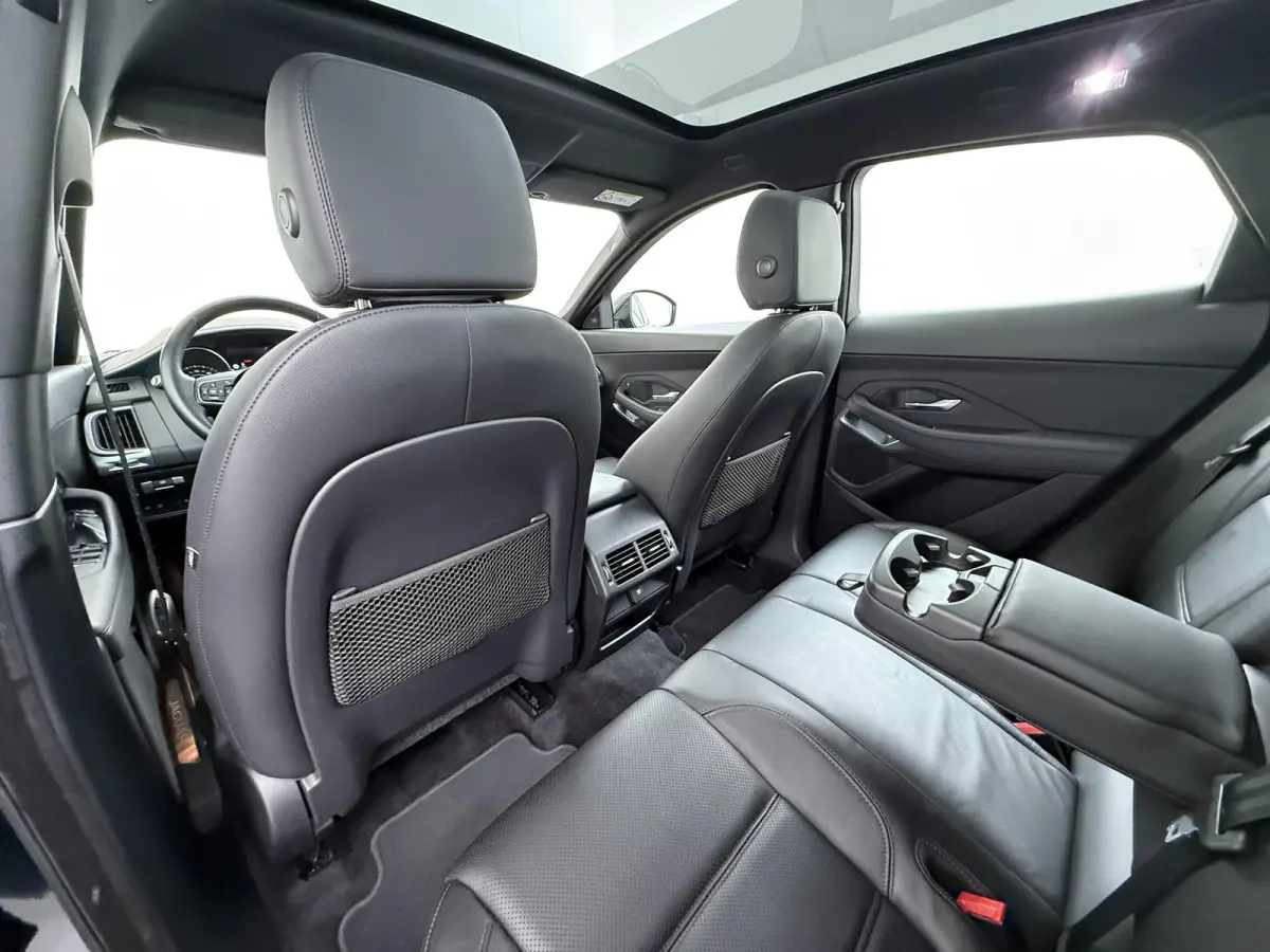 2.0 P200 AWD R-Dynamic RIJKLAARPRIJS INCL 12 MND BOVAG GARANTIE| PANO| ELEK. ACHTERKLEP| ELEK. STOEL| LEER| TREKHAAK LED