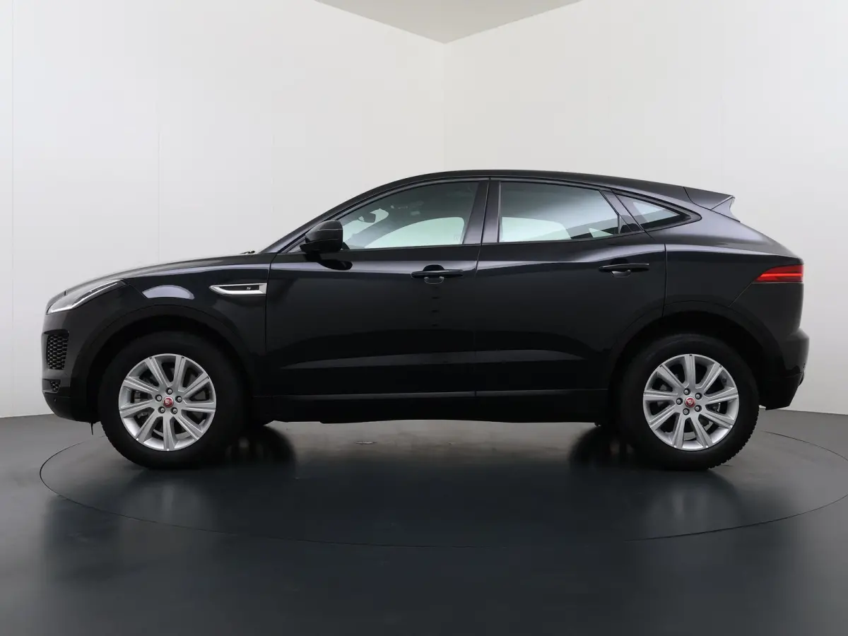 2.0 P200 AWD R-Dynamic RIJKLAARPRIJS INCL 12 MND BOVAG GARANTIE| PANO| ELEK. ACHTERKLEP| ELEK. STOEL| LEER| TREKHAAK LED