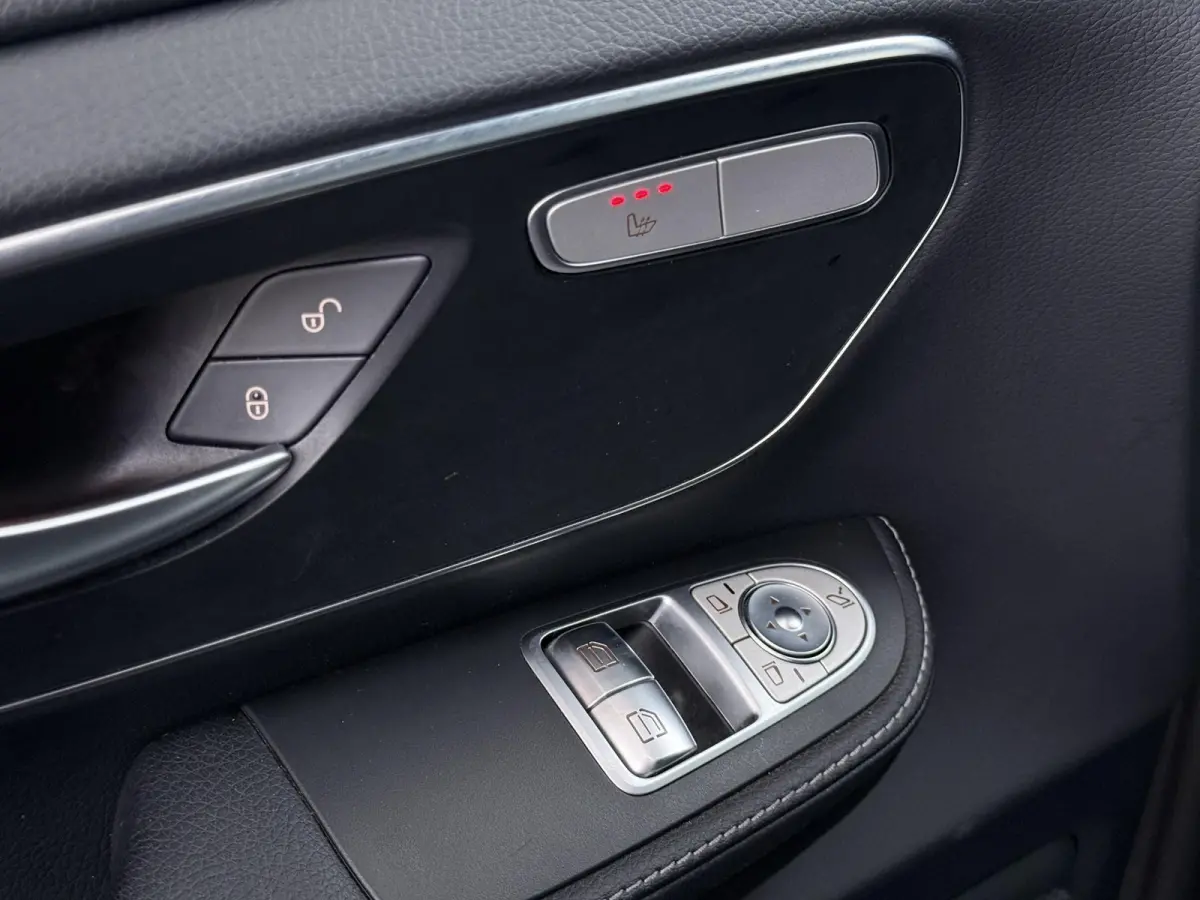 300 L2 Business Solution Limited 90 kWh RIJKLAARPRIJS INC. 12MND BOVAG GARANTIE | SOH 95% | 8pl  | ELECTR. SCHUIFDEUREN | DODE HOEK | 360 CAMERA |LEDER | RIJKLAARPRIJS incl. 12mnd BOVAG GARA