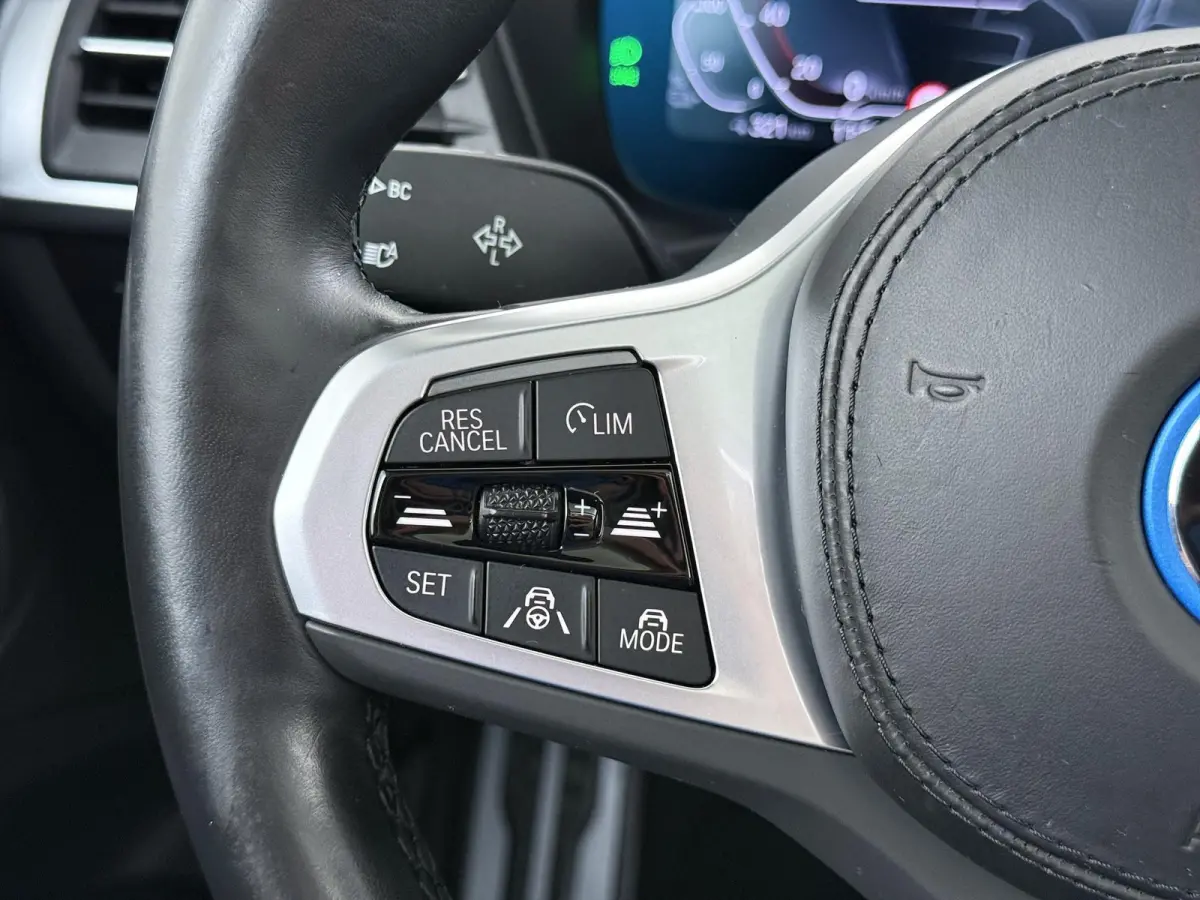 Executive 80 kWh M-Sport |SOH 99% | ELEKTRISCHE TREKHAAK| ELEKTRISCHE ACHTERKLEP| PANORAMADAK| DRIVING ASSISTENT PROFESSIONAL| DODE HOEK SENSOR| STOELVERWARMING