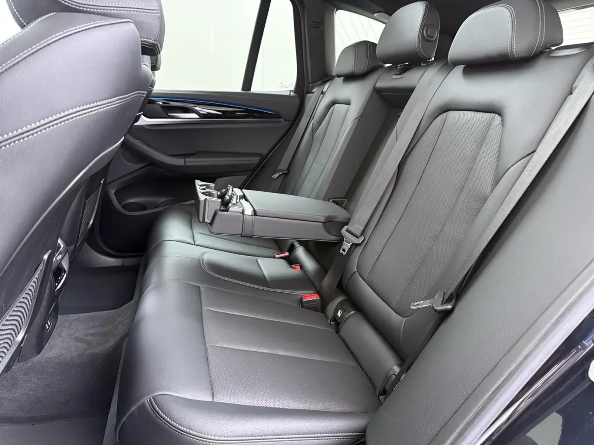 Executive 80 kWh M-Sport |SOH 99% | ELEKTRISCHE TREKHAAK| ELEKTRISCHE ACHTERKLEP| PANORAMADAK| DRIVING ASSISTENT PROFESSIONAL| DODE HOEK SENSOR| STOELVERWARMING