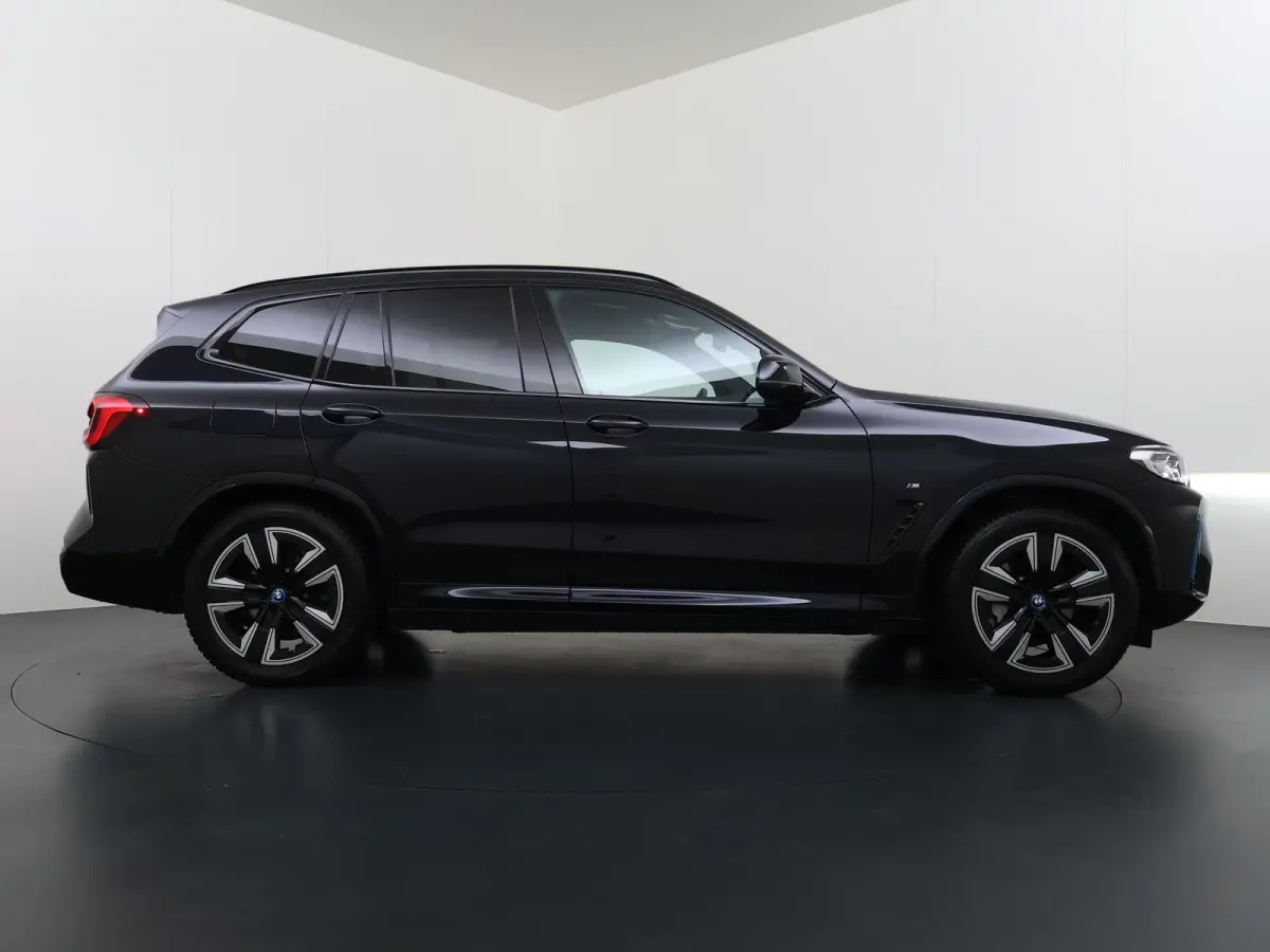 Executive 80 kWh M-Sport |SOH 99% | ELEKTRISCHE TREKHAAK| ELEKTRISCHE ACHTERKLEP| PANORAMADAK| DRIVING ASSISTENT PROFESSIONAL| DODE HOEK SENSOR| STOELVERWARMING