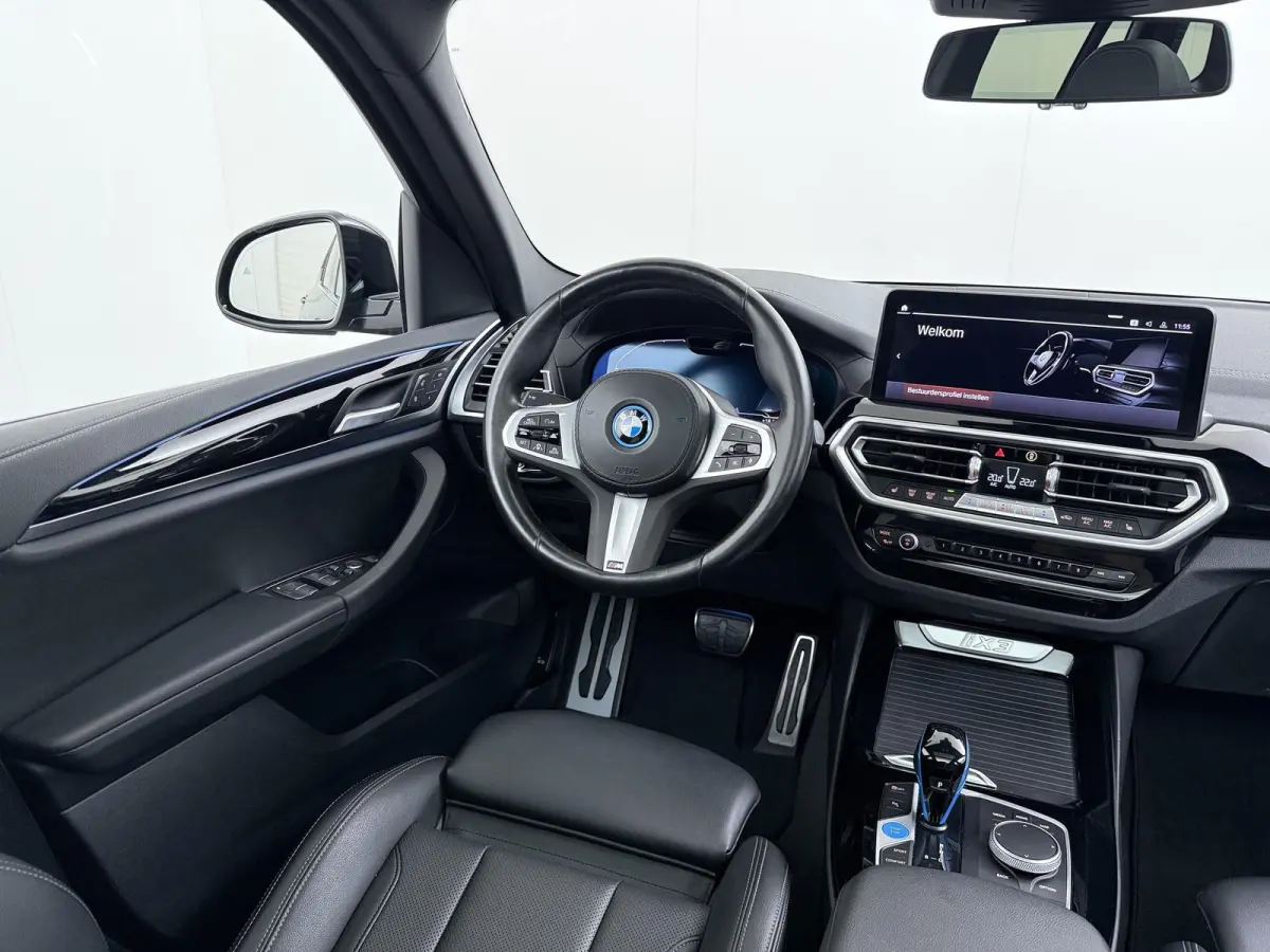 Executive 80 kWh M-Sport |SOH 99% | ELEKTRISCHE TREKHAAK| ELEKTRISCHE ACHTERKLEP| PANORAMADAK| DRIVING ASSISTENT PROFESSIONAL| DODE HOEK SENSOR| STOELVERWARMING