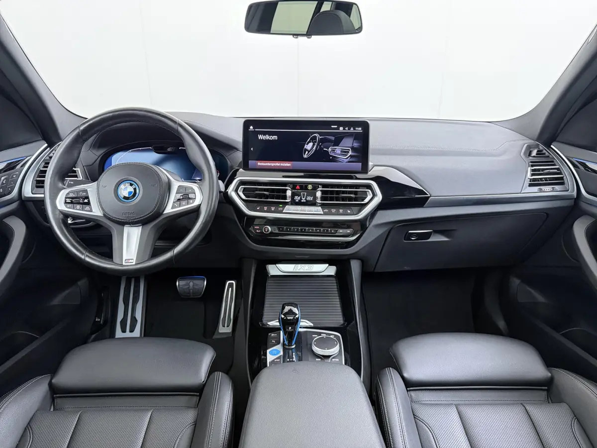 Executive 80 kWh M-Sport |SOH 99% | ELEKTRISCHE TREKHAAK| ELEKTRISCHE ACHTERKLEP| PANORAMADAK| DRIVING ASSISTENT PROFESSIONAL| DODE HOEK SENSOR| STOELVERWARMING