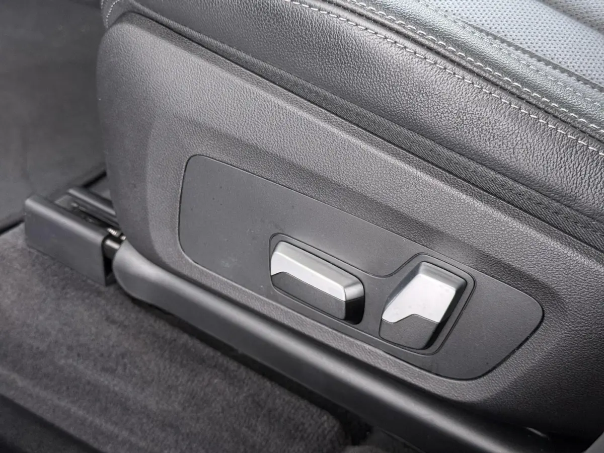 Executive 80 kWh M-Sport |SOH 99% | ELEKTRISCHE TREKHAAK| ELEKTRISCHE ACHTERKLEP| PANORAMADAK| DRIVING ASSISTENT PROFESSIONAL| DODE HOEK SENSOR| STOELVERWARMING