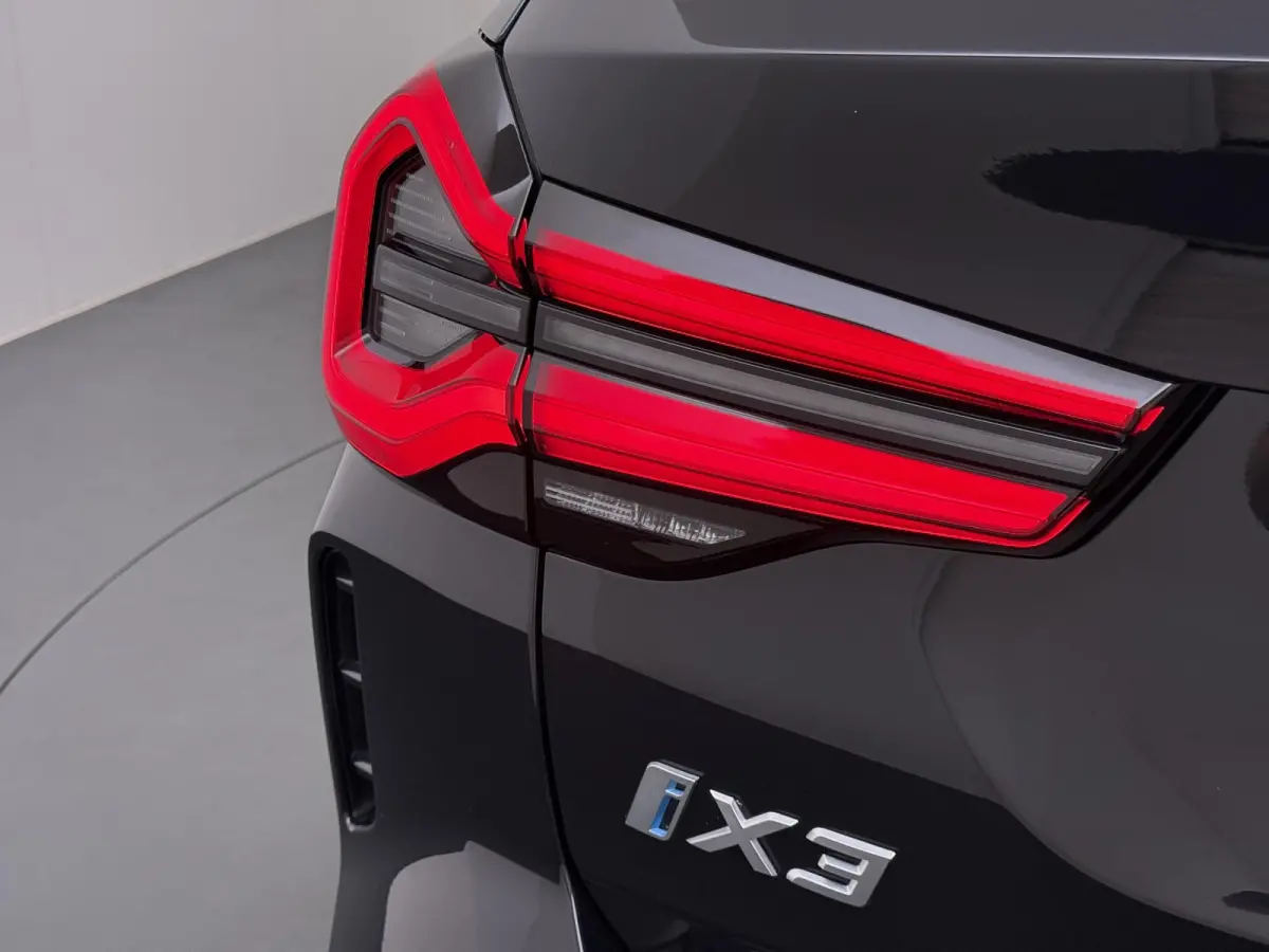 Executive 80 kWh M-Sport |SOH 99% | ELEKTRISCHE TREKHAAK| ELEKTRISCHE ACHTERKLEP| PANORAMADAK| DRIVING ASSISTENT PROFESSIONAL| DODE HOEK SENSOR| STOELVERWARMING