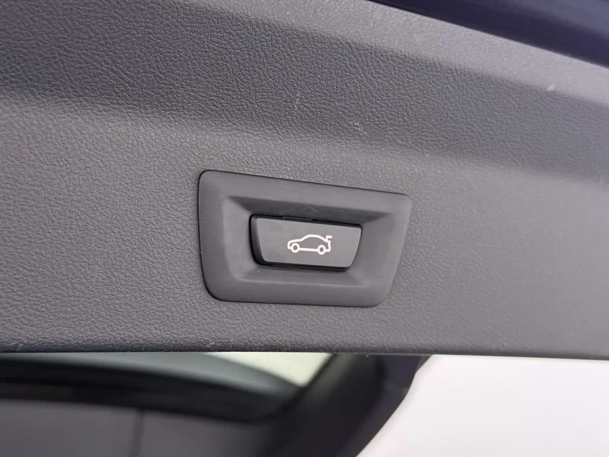 Executive 80 kWh M-Sport |SOH 99% | ELEKTRISCHE TREKHAAK| ELEKTRISCHE ACHTERKLEP| PANORAMADAK| DRIVING ASSISTENT PROFESSIONAL| DODE HOEK SENSOR| STOELVERWARMING