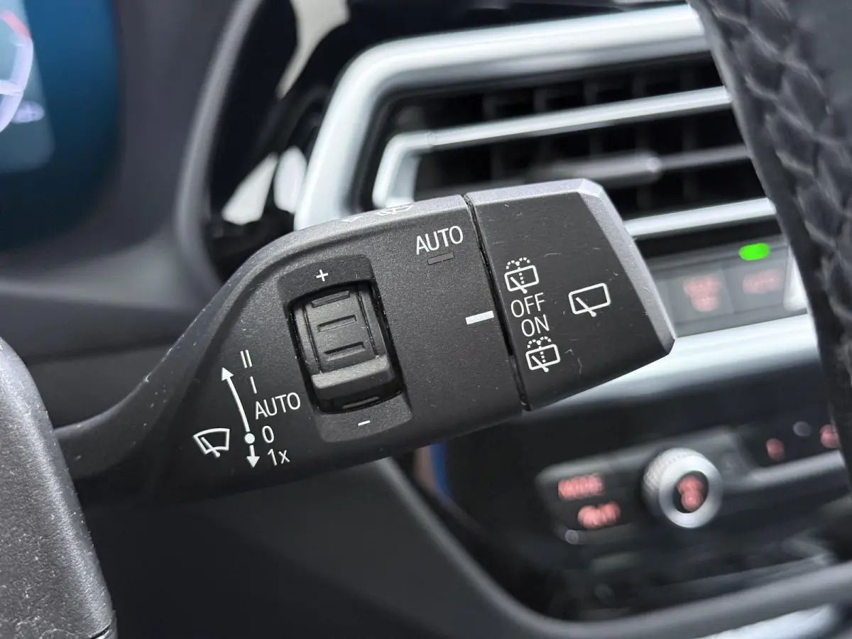Executive 80 kWh M-Sport |SOH 99% | ELEKTRISCHE TREKHAAK| ELEKTRISCHE ACHTERKLEP| PANORAMADAK| DRIVING ASSISTENT PROFESSIONAL| DODE HOEK SENSOR| STOELVERWARMING