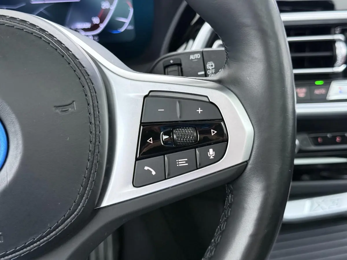 Executive 80 kWh M-Sport |SOH 99% | ELEKTRISCHE TREKHAAK| ELEKTRISCHE ACHTERKLEP| PANORAMADAK| DRIVING ASSISTENT PROFESSIONAL| DODE HOEK SENSOR| STOELVERWARMING