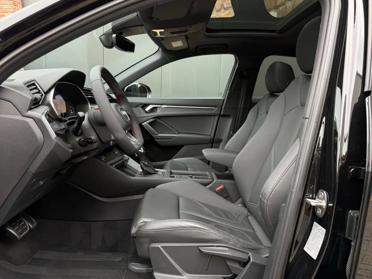 35 TFSI S-Line 150 pk Blackstyle/pano/Camera/sfeerverlichting