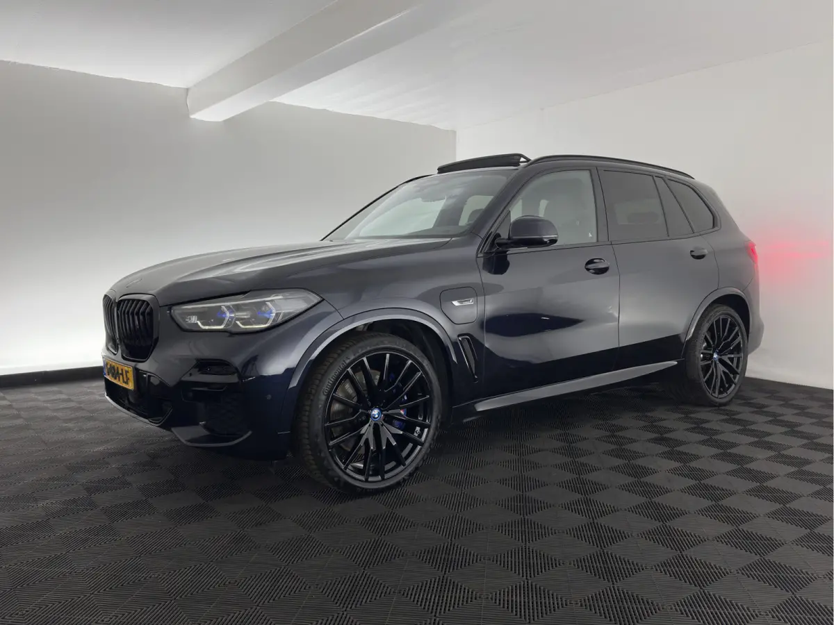 xDrive45e M-Sport-Styling High Executive (Plug-In) {SoH-91%} (INCL-BTW) *PANO | LEATHER | LASER-LED | HARMAN/KARDON | MEMORY-PACK | TOPVIEW | ADAPTIVE-CRUISE | BLINDSPOT | DIGI-COCKPIT | PRI