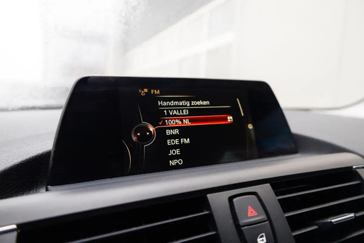 118i 136 pk Centennial Executive Sport-Line Sport-Line/ Org. NL/ 1e-Eig/ Adapt-LED/ Navi/ Clima/ Cruise/ PDC/ 17''LMV