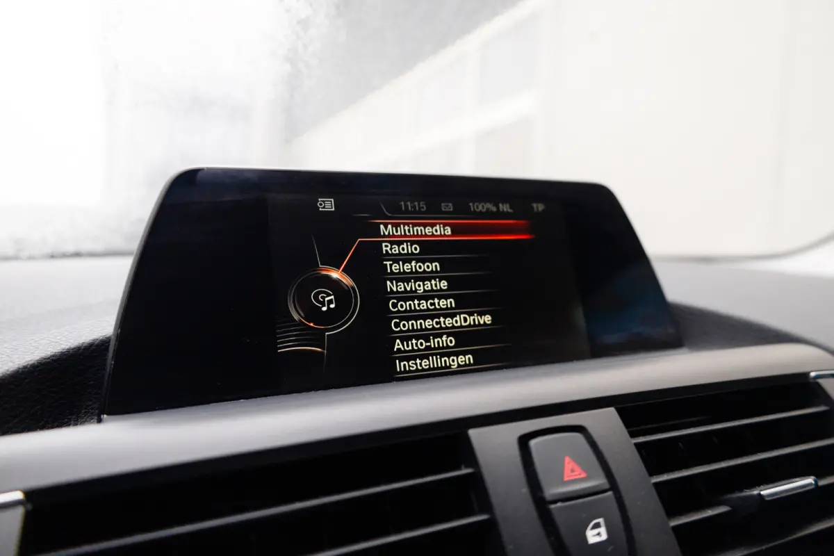 118i 136 pk Centennial Executive Sport-Line Sport-Line/ Org. NL/ 1e-Eig/ Adapt-LED/ Navi/ Clima/ Cruise/ PDC/ 17''LMV