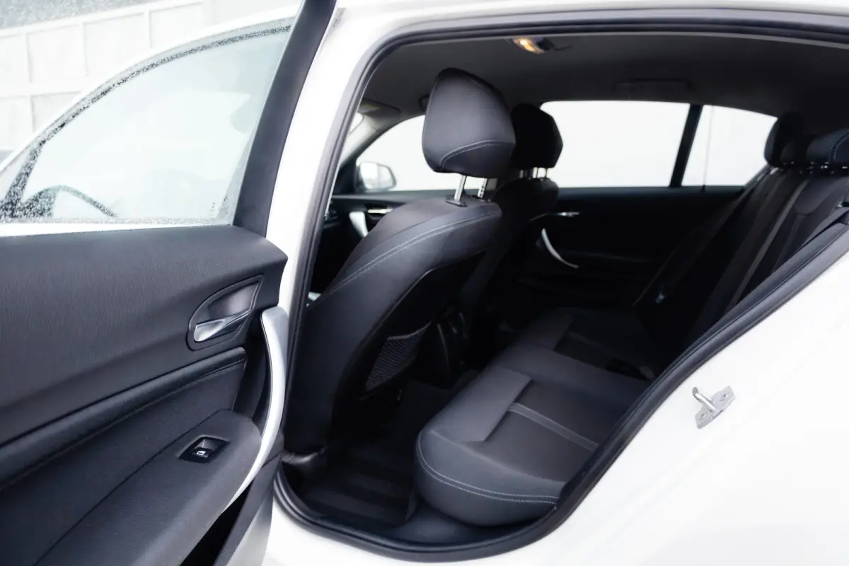 118i 136 pk Centennial Executive Sport-Line Sport-Line/ Org. NL/ 1e-Eig/ Adapt-LED/ Navi/ Clima/ Cruise/ PDC/ 17''LMV