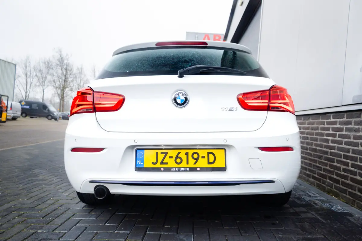 118i 136 pk Centennial Executive Sport-Line Sport-Line/ Org. NL/ 1e-Eig/ Adapt-LED/ Navi/ Clima/ Cruise/ PDC/ 17''LMV
