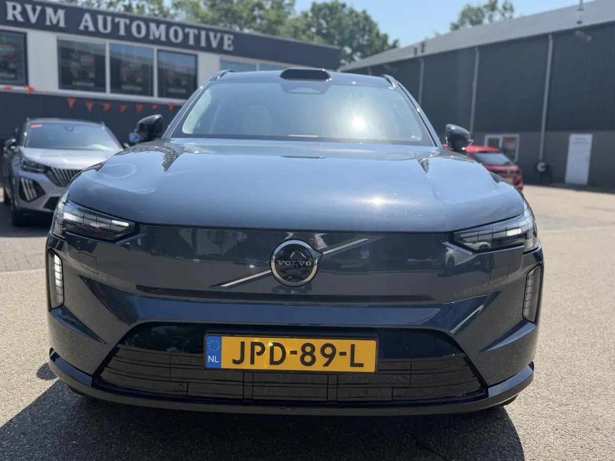 Twin Motor Performance Ultra 7p. 111 kWh