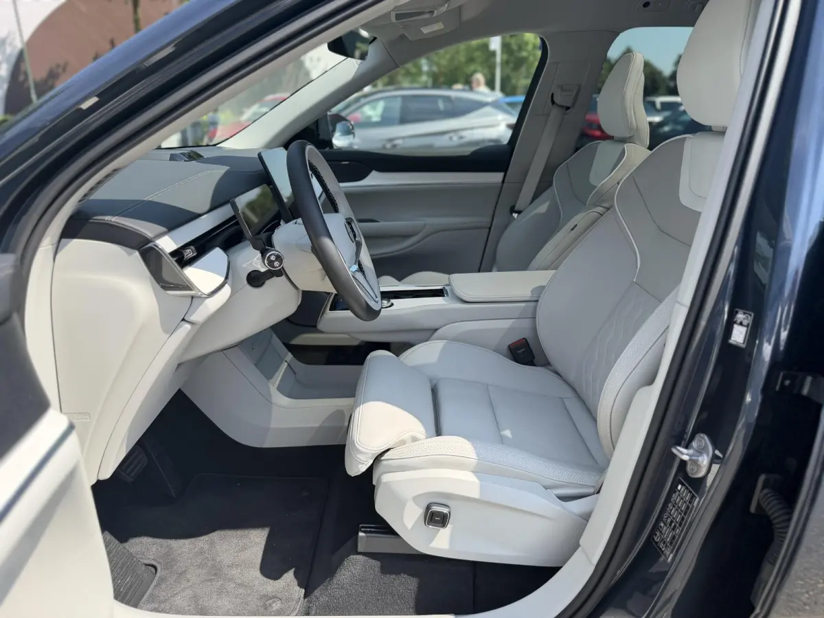 Twin Motor Performance Ultra 7p. 111 kWh