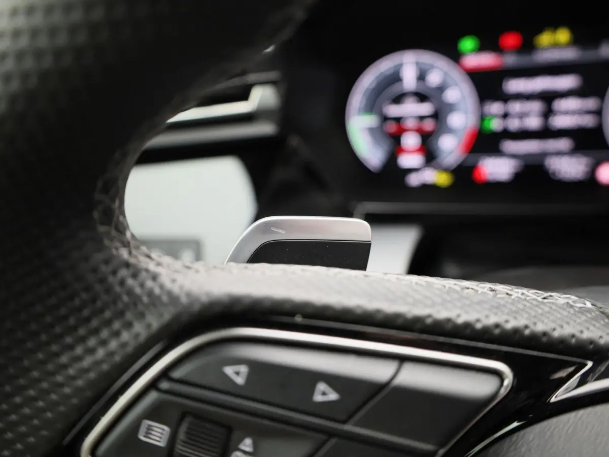 40 TFSI e S edition Navigatie | head up display | Airco | Stoelverwarming | Sonos Audio systeem |