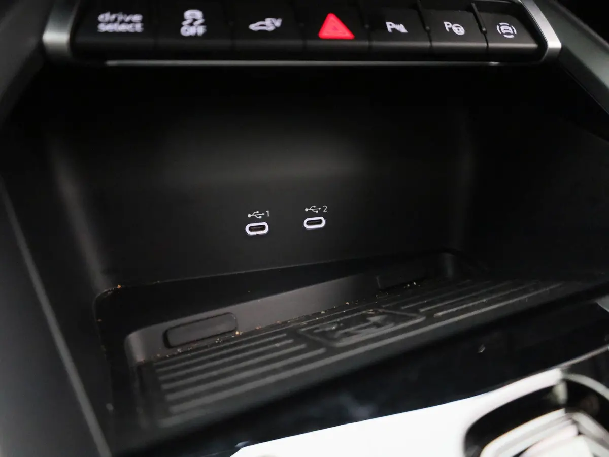 40 TFSI e S edition Navigatie | head up display | Airco | Stoelverwarming | Sonos Audio systeem |