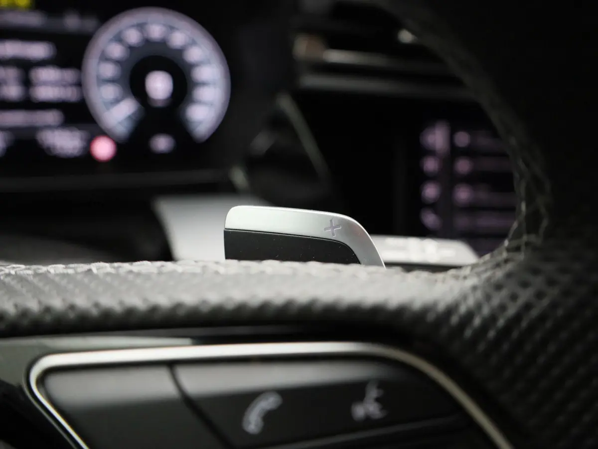 40 TFSI e S edition Navigatie | head up display | Airco | Stoelverwarming | Sonos Audio systeem |