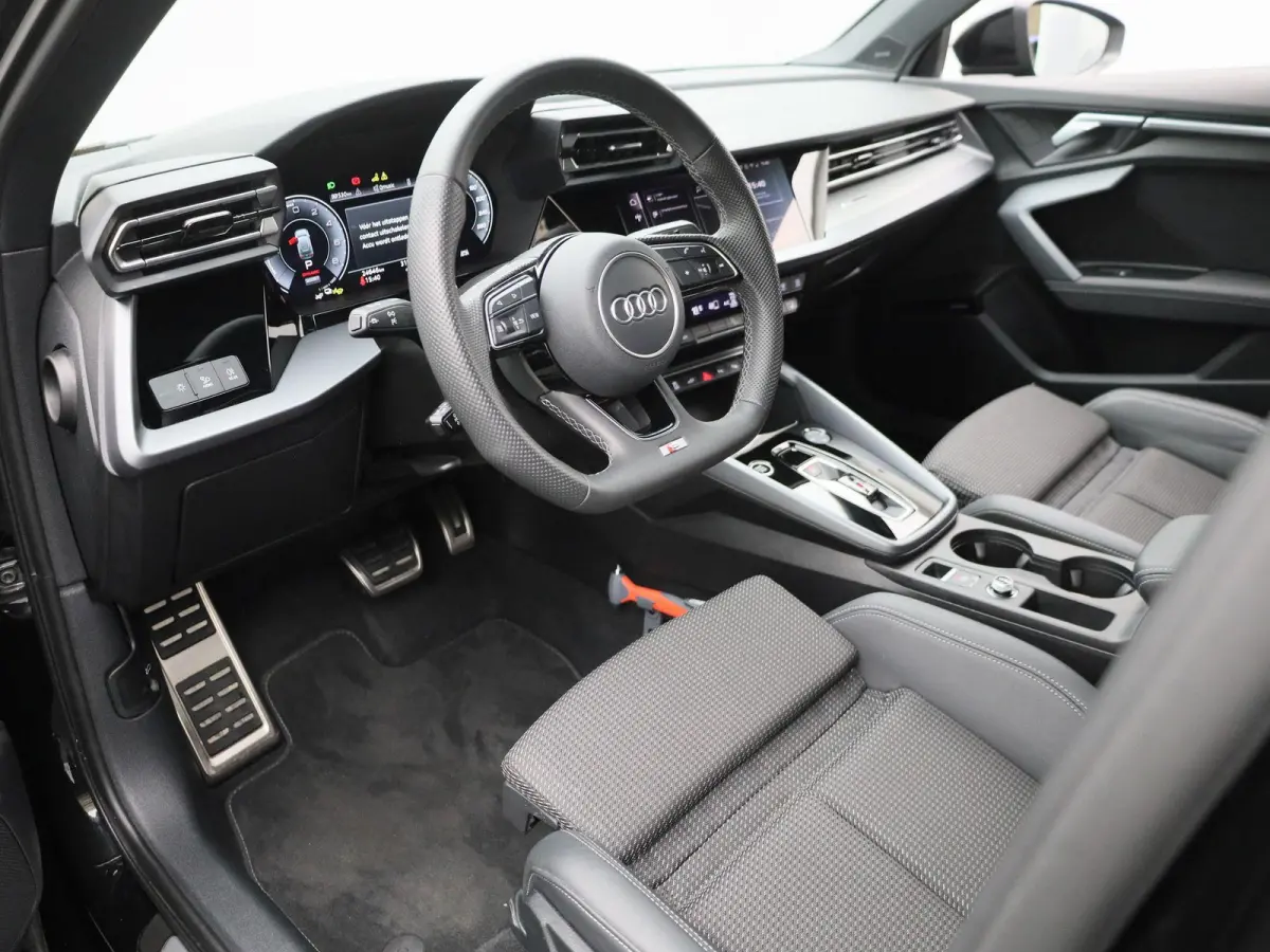 40 TFSI e S edition Navigatie | head up display | Airco | Stoelverwarming | Sonos Audio systeem |