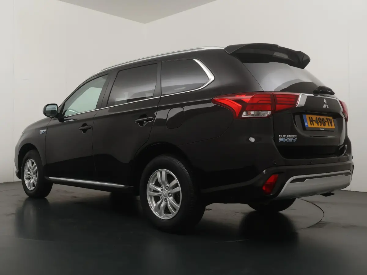 2.4 PHEV Pure | Parkeercamera | Apple Carplay/Android Auto | Stoelverw. |