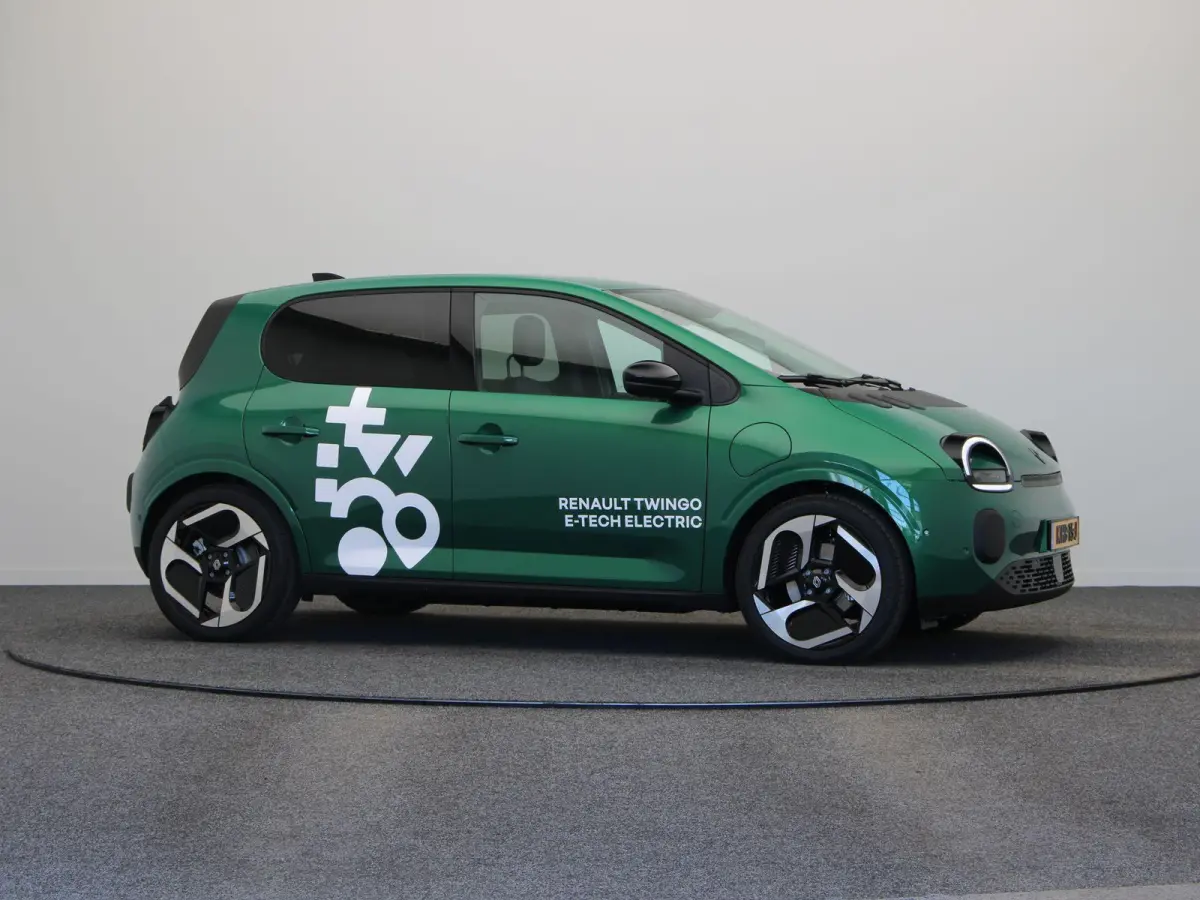 urban range techno 27.5 kWh | Stoelverwarming | Adaptive Cruise Control | Achteruitrijcamera | Climate Control |