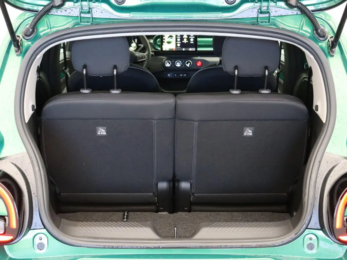 urban range techno 27.5 kWh | Stoelverwarming | Adaptive Cruise Control | Achteruitrijcamera | Climate Control |